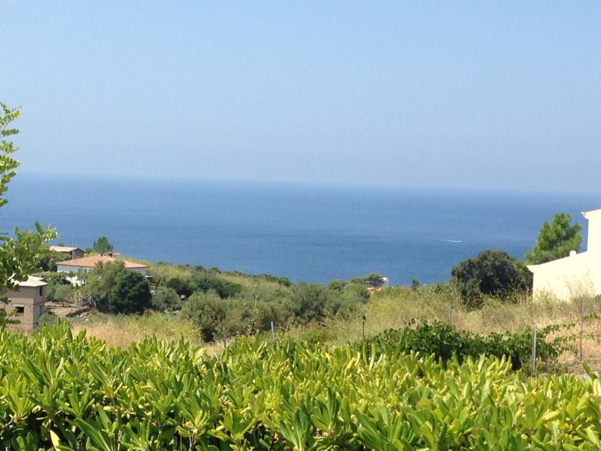 Casa Nel Vigneto Con Vista Mare Lejlighed Magomadas Eksteriør billede